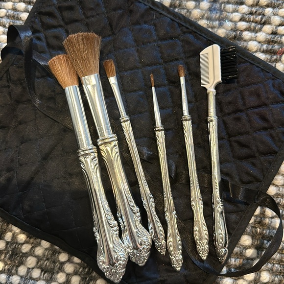 Vintage Regal Silver plate Makeup Brush set - Picture 6 of 6